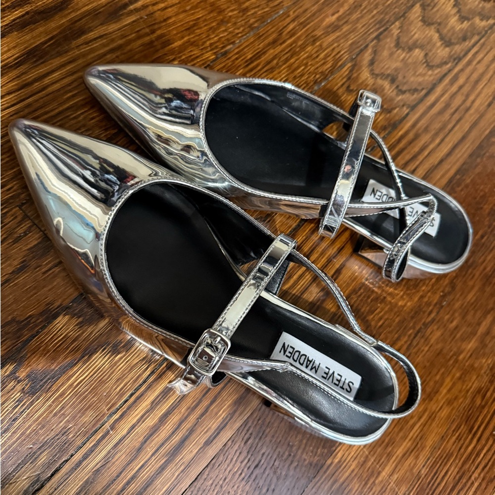 Steve Madden Silver Flats with Modern Metallic Finish